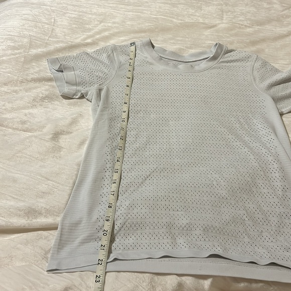 Lululemon Swiftly Breathe White Short Sleeve - Picture 12 of 16